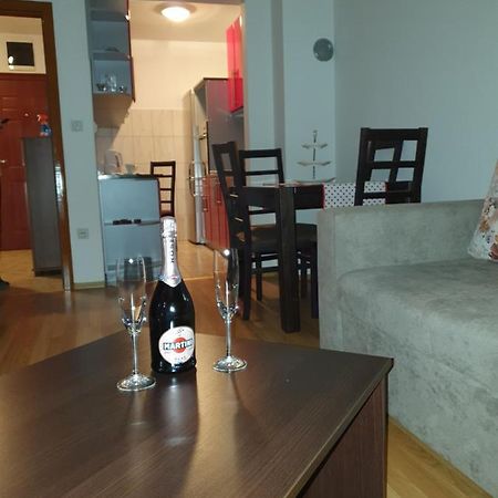 Apartman Basic דובוי מראה חיצוני תמונה