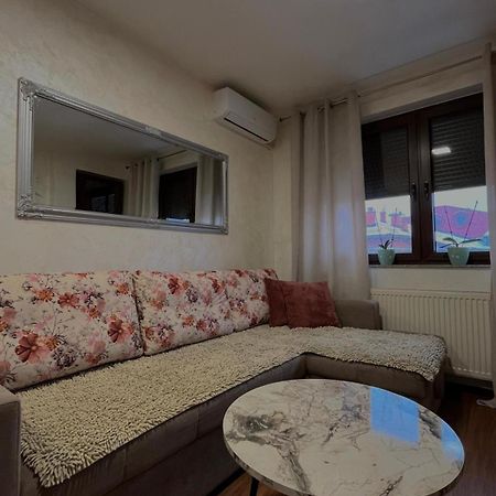 Apartman Basic דובוי מראה חיצוני תמונה