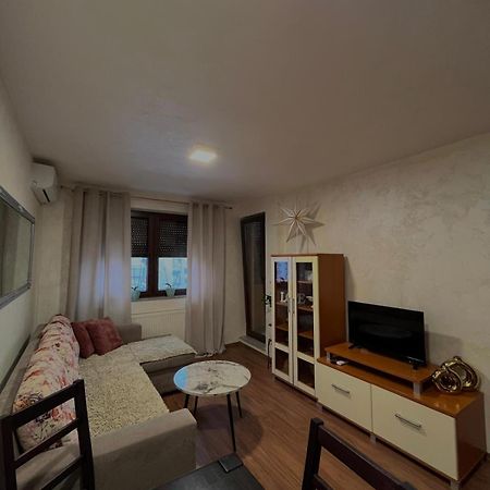 Apartman Basic דובוי מראה חיצוני תמונה